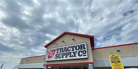 Tractor supply santa fe - You can visit Tractor Supply at 3901 Oliver Road, in the south-west area of Santa Fe ( by Philip H. Naumburg Industrial Park ). The store principally serves the …